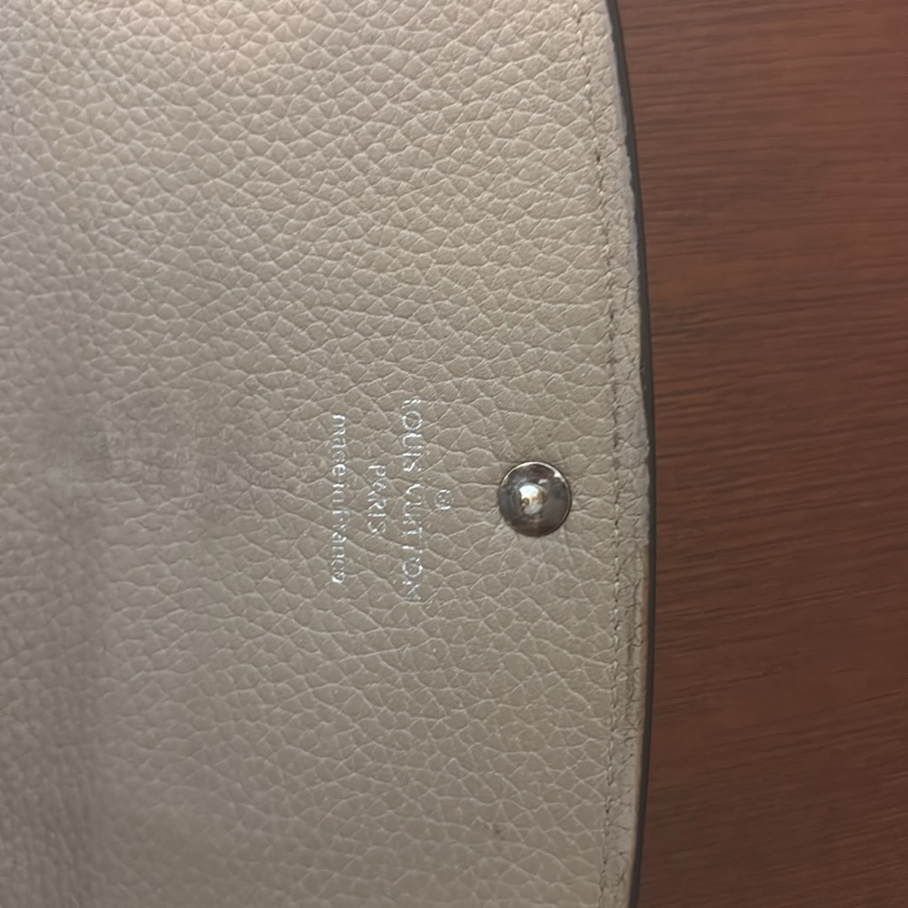 Louis Vuitton Mahina Snappy Wallet , Taupe - Picture 4 of 8